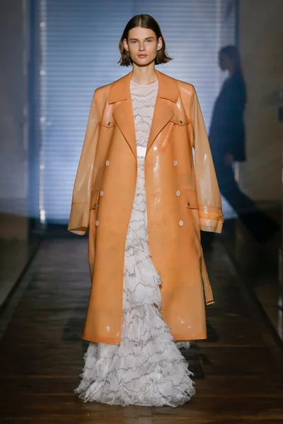 Look 24